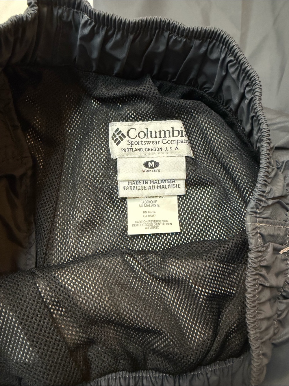 Columbia Men's Black Packable Windbreaker with Mesh Lining vintage  07